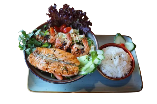 45. GEGRILLTES LACHSFILET UND GARNELEN